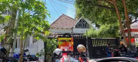 RUMAH HITUNG TANAH DI PUSAT KOTA JALAN TAMAN BUNGKUL, SURABAYA