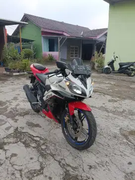 {Jual} R15 V2 2016 Surat Lengkap