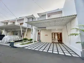 JUAL RUMAH CLUSTER MEWAH SIAP HUNI DIJUAL DI JAGAKARSA JAKARTA SELATAN DEKAT STASIUN LENTENG AGUNG