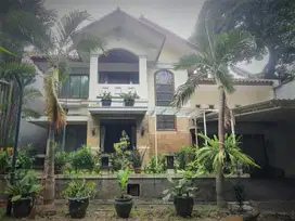 Rumah Luas Akses Cepat ke Stasiun Tanjung Barat