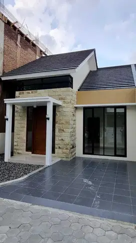 Rumah Cantik Belakang PPPG Kesenian