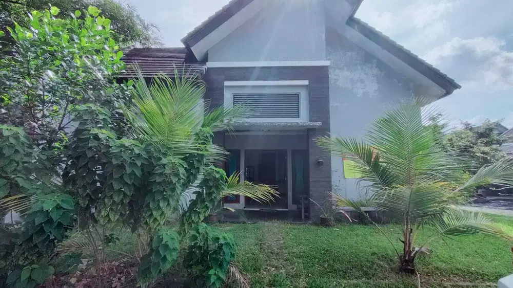 DIJUAL RUMAH DIPERUMAHAN ELIT