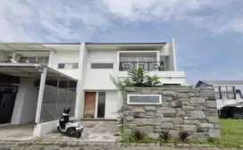 1001,10 lelang rumah Surabaya di Lakarsantri di de casa residence