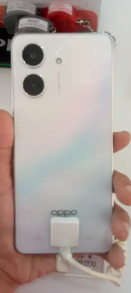 Saya menjual barang ini hp Oppo A5X 12 128GB tahan banting