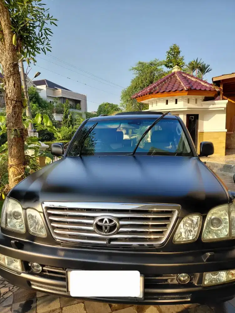 SUV Legendaris Toyota Land Cruiser Cygnus 4.7 V8 A/T Tahun 2006