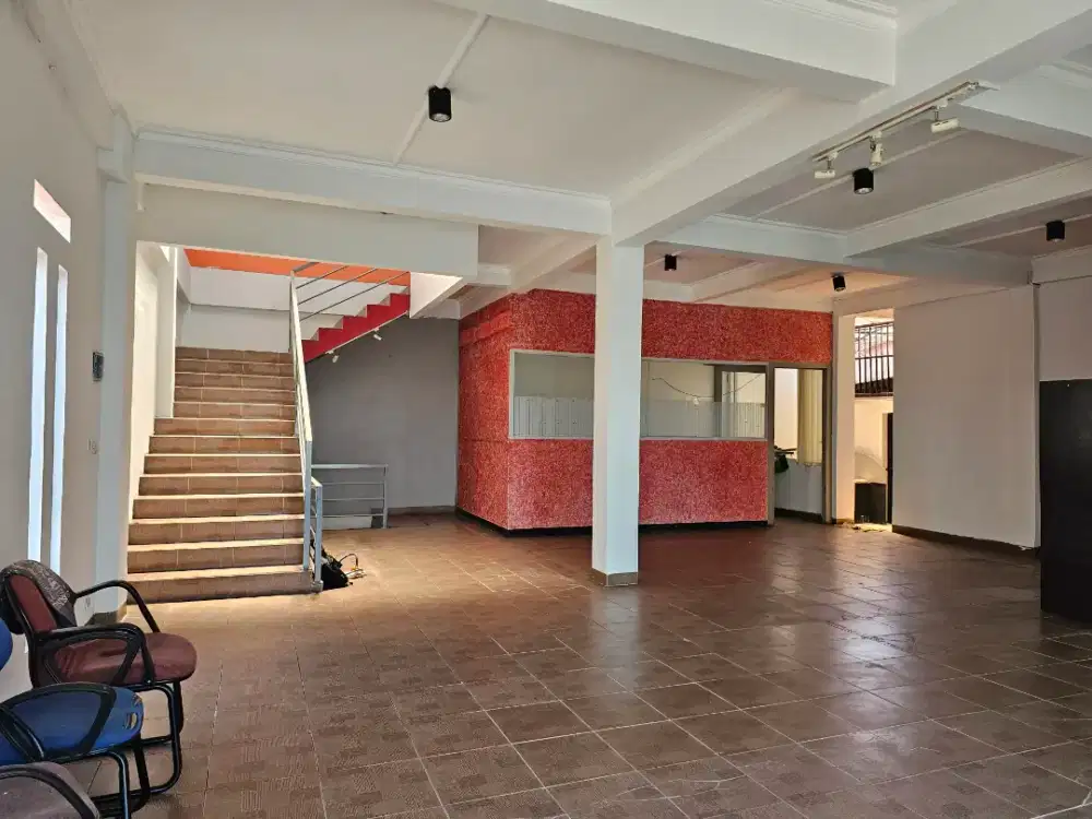 DISEWAKAN KANTOR / TEMPAT USAHA