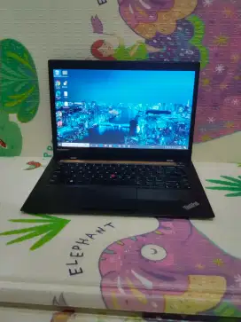 Lenovo Thinkpad X1 Carbon 
Intel Core i7 Gen 4600U
Ram 8 GB
SSD 256 GB
