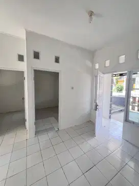 Rumah Second Rasa Baru! Full Renov, Siap Huni Tanpa Perlu Perbaikan!