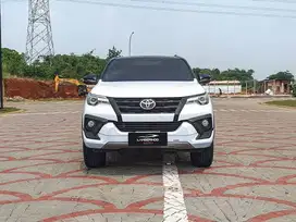 [LOW ODO !!] TOYOTA FORTUNER VRZ TRD 2.4 2018