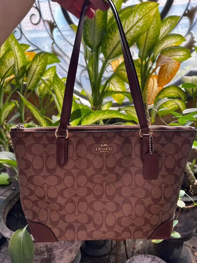 Preloved Tote Bag zipper Coach authentic