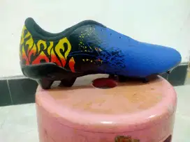 Sepatu Bola Specs Ewaklok Bekas
