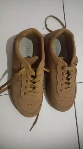 Sepatu masih bagus
