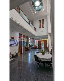 RUMAH HOOK 2 KM KE PURI INDAH MALL DI PERMATA BUANA- LT FULL GRANITE