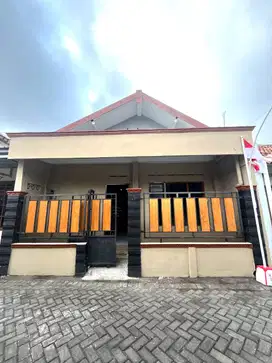 Rumah Strategis di Wonocatur dekat Blok O