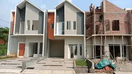 Eksklusif 4 Unit Rumah 2 Lt Tengah Komplek 3 Mnit Ke MCD Serpong Jaya