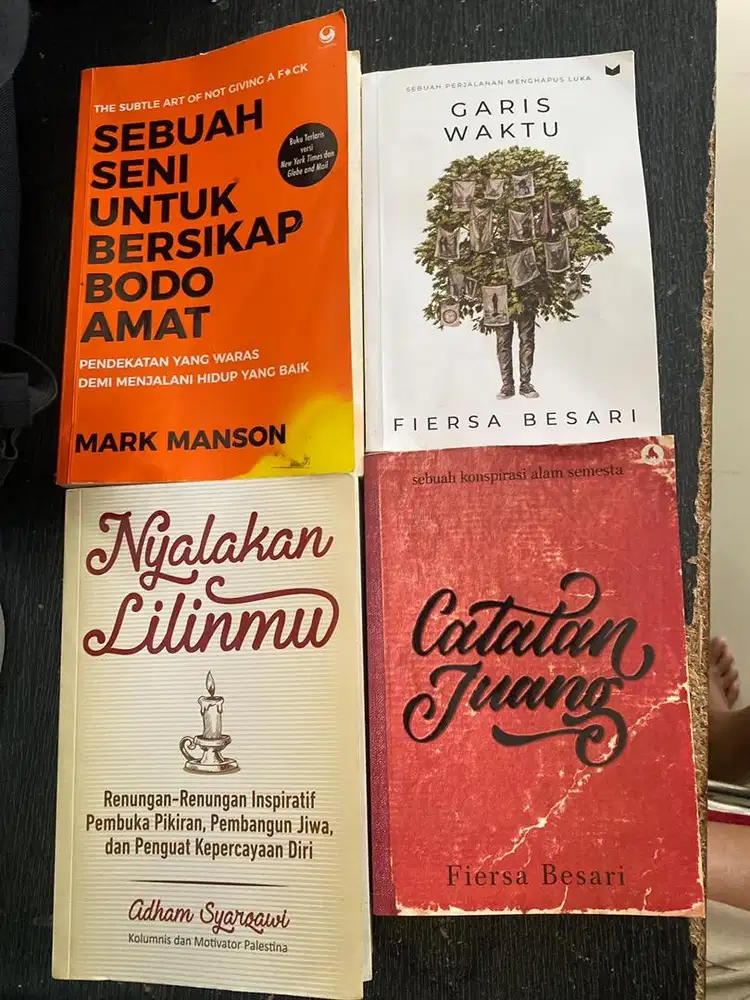Empat buah buku second