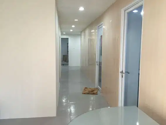 Disewakan Kantor Strategis di Depan Stasiun Kereta Cikini