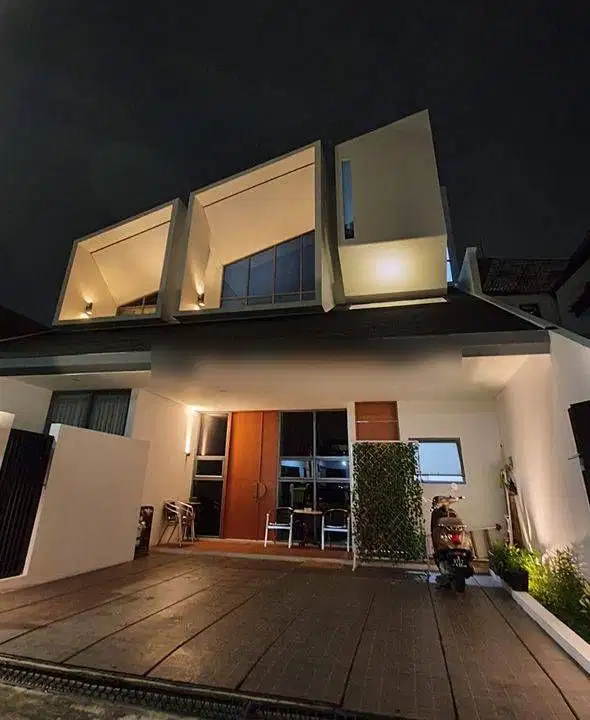 RUMAH BAGUS DI KOMPLEK PREMIUM LEBAK BULUS