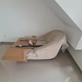 Disewakan Rumah 2 Lantai PIK 2 Kosongan Ukuran 4,5x10 m²