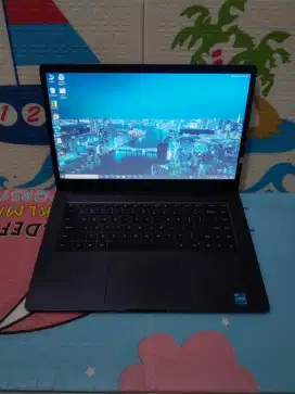 RedmiBook 15 RMATG5B1P0304
Intel Core i3 Gen 11
Ram 8 GB 
SSD 256 GB