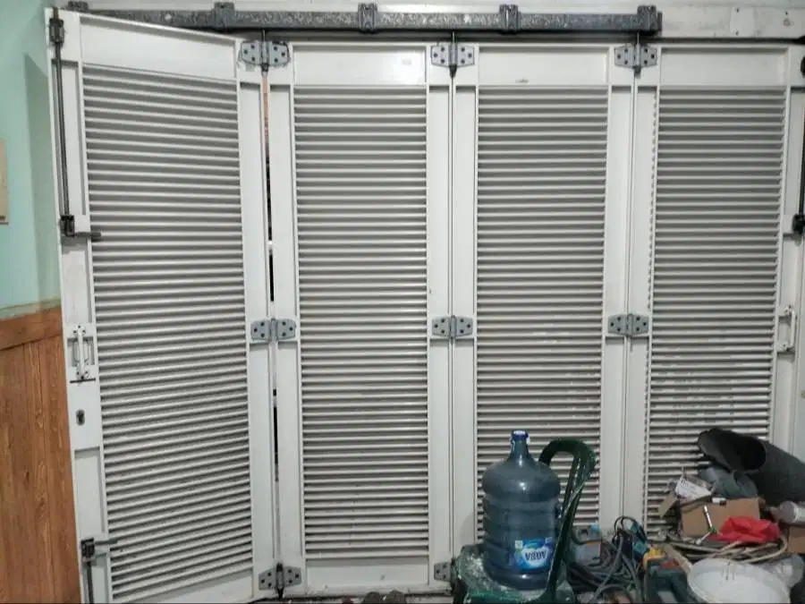Pintu Garasi Wina 4 Daun Pintu