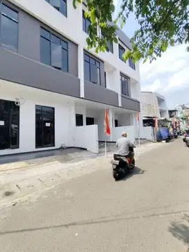 Di Jual Rumah 3 Lt Harga Terjangkau Kran V Jakarta Pusat
