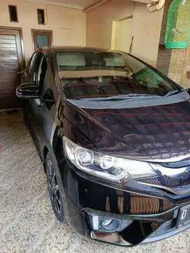Honda Jazz RS Hitam Metalik AT