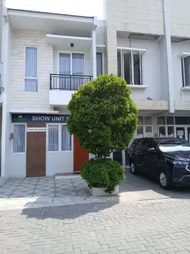 Rumah Komersil  American Clasic Style di TARUMAJAYA