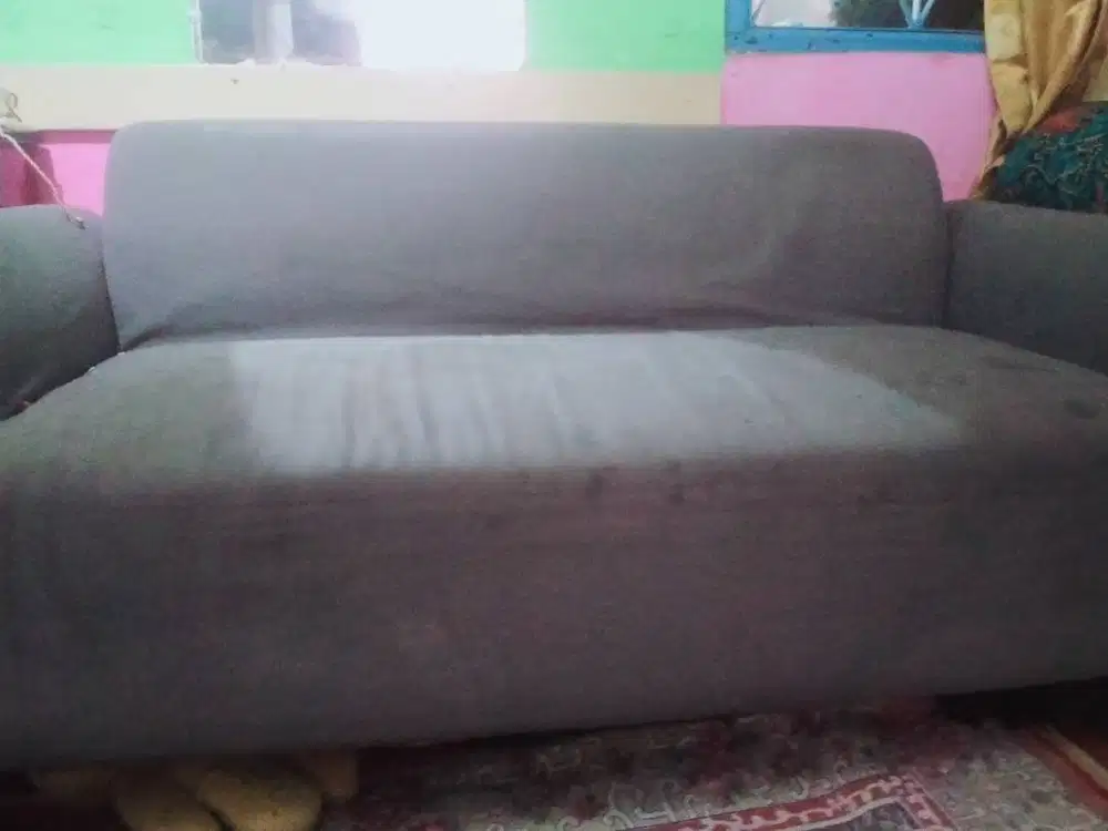 Sofa abu abu ruang tamu