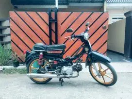 Honda C70 Basic Legenda