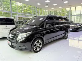 Mercedes Benz V220d (diesel) 2017 nik 2016 black on black