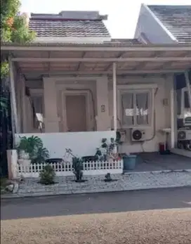 Di Jual cepat Rumah kota wisata dekat citra gran.