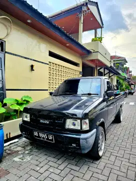 Isuzu Panther Pick Up 2011