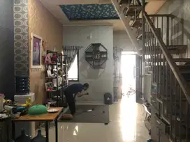 Rumah 3 Lantai Dijual di Leuwi Panjang Bandung