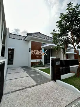 Dijual Rumah Baru Gress Selangkah ke Exit Tol di Riverfront Malang