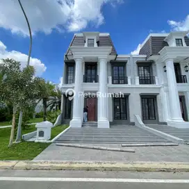 DIJUAL VILLA JALAN KAPTEN SUMARSONO KOMPLEK CITRALAND HELVETIA