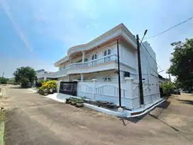Rumah mewah hoek di boulevard hijazi harapan indah bekasi