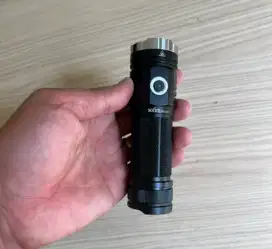 Senter sofirn sp33v3