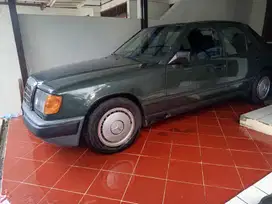 Mercedes-Benz E230 1990 Bensin
