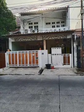 Rumah Strategis 2 Lantai Bisa Untuk Tempat Usaha di Kelapa Gading Bcs