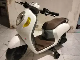 PMB MOTOR AKI M999 HONDA SCOOPY WHITE