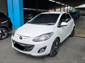 Mazda 2 Matic 2012