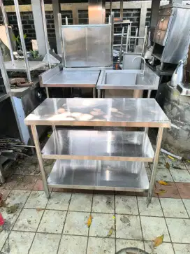 Meja 3 susun uk 100×50×82 

Hrg 2,7jt