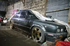 Bmw e30 318i sedan