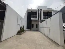 dijual rumah Cipinang raya SHM 2lantai modern home
