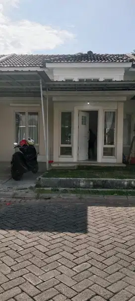 Disewakan Rumah Makassar Sekitar Jalan Metro Tanjung Bunga