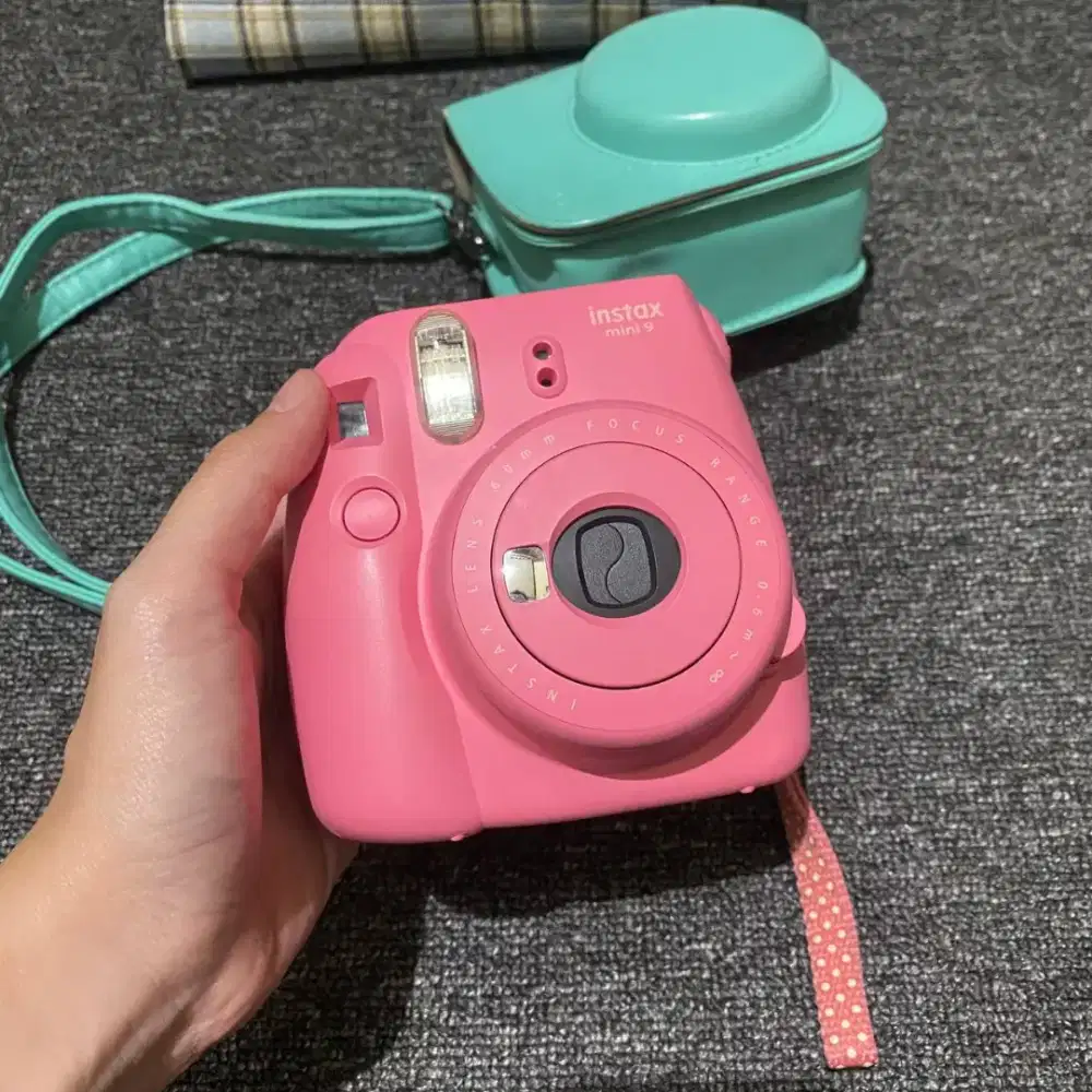 Kamera Instax Mini 9 + Leather Case