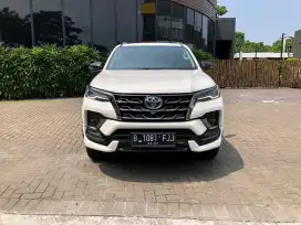 TOYOTA FORTUNER GR 2.8 AT 2022