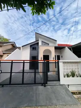 Dijual rumah di Citra Indah