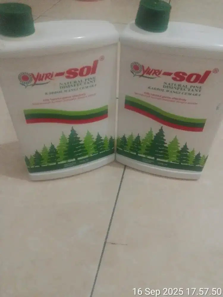 yuRi-sol bersih lantai